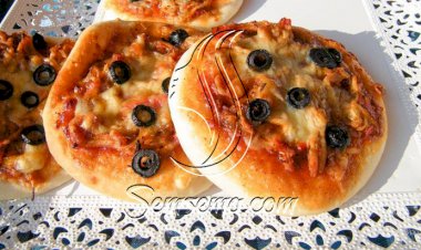 طريقة عمل ميني بيتزا بالزيتون والجبنة