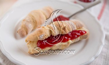 طريقة عمل ساندويتش كرواسون بمربى الفراولة