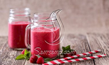 طريقة عمل سموثي التوت الأحمر بالزبادي