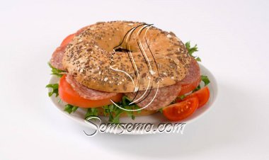 طريقة عمل ساندويتش بيجل بالسلامي