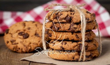 طريقة عمل الكوكيز بالشيكولاتة وعين الجمل