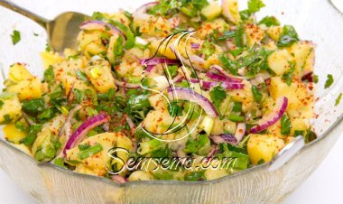 طريقة عمل سلطة بطاطس بالبصل والسماق