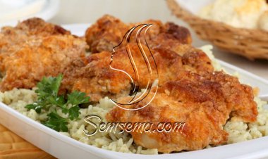 طريقة عمل ​​أفخاذ الدجاج بالبصل والأرز