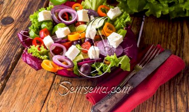 طريقة عمل سلطة الفلفل الملون بالجبنة