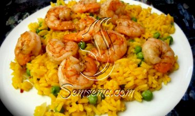 طريقة عمل الأرز بالجمبري والصوص الحار