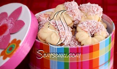 طريقة عمل البيتيفور بالمربى وجوز الهند للعيد