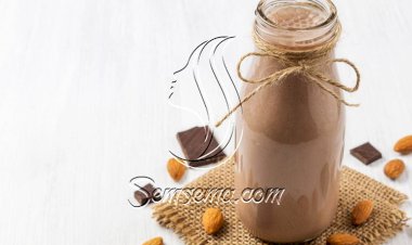 طريقة عمل ميلك شيك الشيكولاتة باللوز