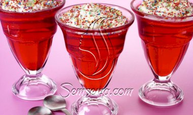 طريقة عمل جيلي فراولة بالكريمة والفارمسيال