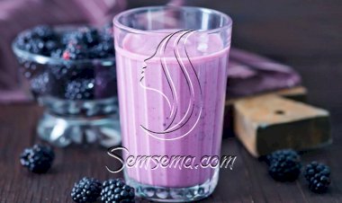 طريقة عمل سموثي توت بالزبادي