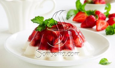 طريقة عمل جيلي الفراولة بالآيس كريم