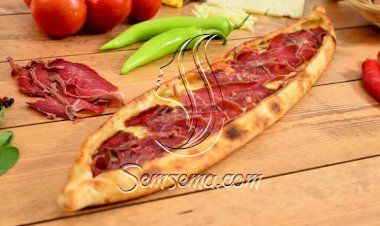 طريقة عمل فطائر تركية بالبسطرمة