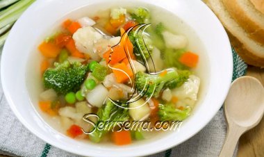 طريقة عمل شوربة قرنبيط بالبروكلي