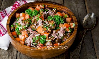 طريقة عمل سلطة الفول بالطماطم والفلفل للسحور