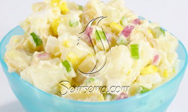 طريقة عمل سلطة البطاطس بالجبن والبصل