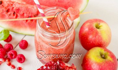 طريقة عمل سموثي الرمان بالتفاح والتوت