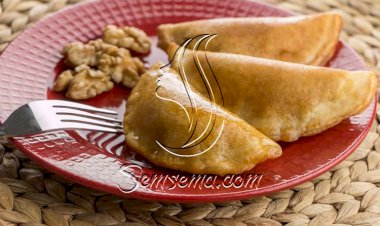 طريقة عمل القطايف بالموز والمكسرات