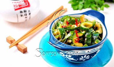 طريقة عمل سلطة الخيار الحارة بالسمسم