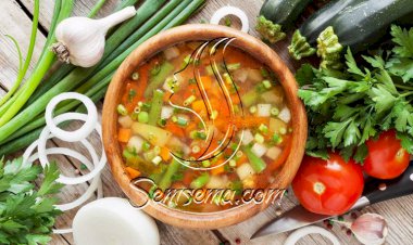 طريقة عمل شوربة الخضار المشكل