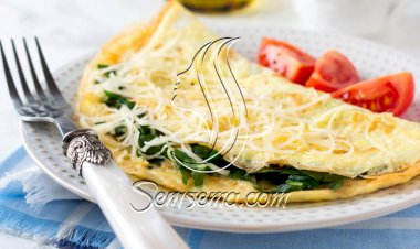 طريقة عمل أومليت بالسبانخ والبارميزان