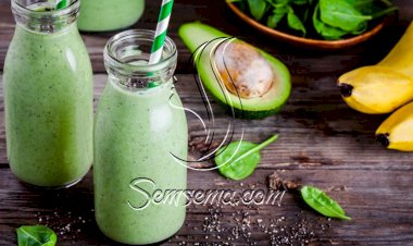 طريقة عمل سموثي الأفوكادو بالموز