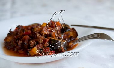 طريقة عمل المسقعة باللحم المفروم في الفرن