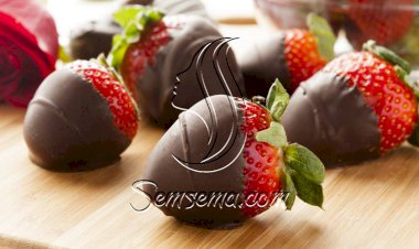 طريقة عمل الفراولة بصوص الشيكولاتة