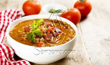 طريقة عمل شوربة العدس بقطع اللحم والجزر