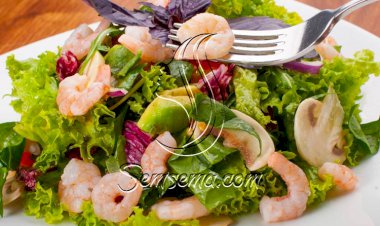 طريقة عمل سلطة الجمبري بالمشروم