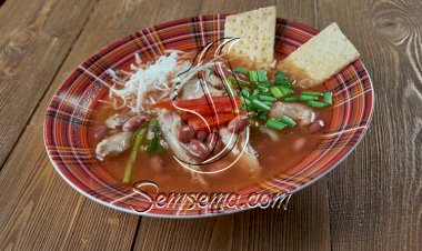 طريقة عمل شوربة الذرة بقطع الدجاج والصوص الحار