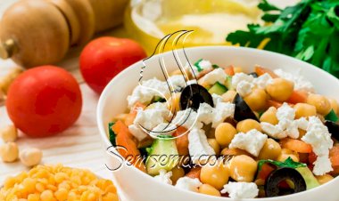 طريقة عمل سلطة الحمص بالجبن والزيتون