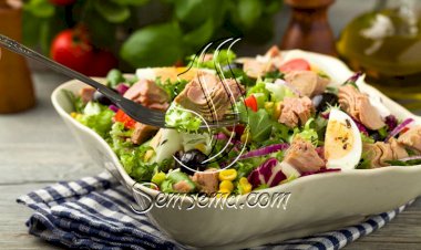 طريقة عمل سلطة التونة بالبيض