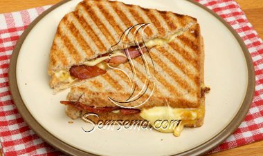 طريقة عمل ساندويتش البيكون بالجبن المحمص