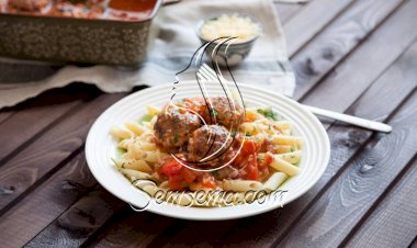 طريقة عمل مكرونة بكرات اللحم الحارة