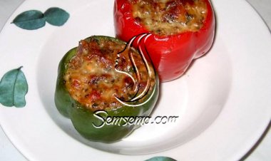 طريقة عمل الفلفل المحشي بالأرز والزبيب