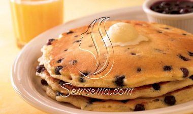 طريقة عمل بان كيك التوت بالزبادي