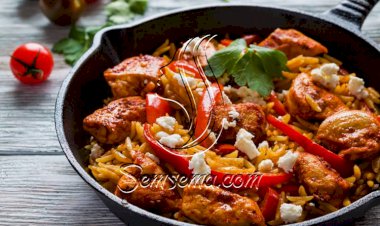 طريقة عمل الأرز بقطع الدجاج والفيتا