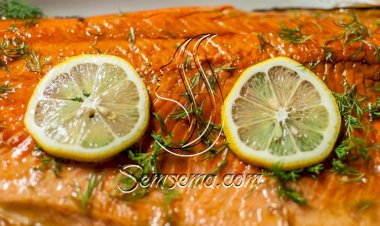 طريقة عمل السلمون بالليمون والزبدة