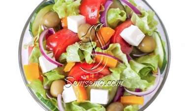 طريقة عمل سلطة الخس اليونانية