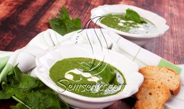 طريقة عمل شوربة الجرجير بالسبانخ
