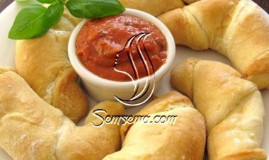 طريقة عمل كرواسون بالبيبروني والجبن البارميزان