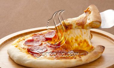 طريقة عمل بيتزا الجبنة بالبيبروني