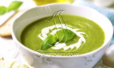 طريقة عمل شوربة الكوسة بالكريمة