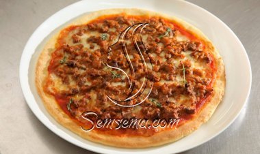 طريقة عمل بيتزا باللحمة المفرومة