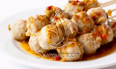 طريقة عمل شيش كرات الدجاج بالصوص الحار