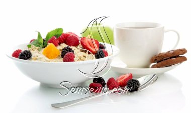 طريقة عمل الشوفان بالتوت والفراولة