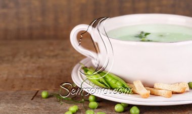 طريقة عمل شوربة الكوسة والبصل الأخضر