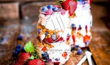 طريقة عمل بارفيه الفواكة بالزبادي