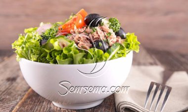 طريقة عمل سلطة التونة بالزيتون