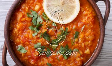 طريقة عمل شوربة العدس بالطماطم