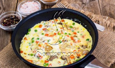 طريقة عمل أومليت بالمشروم والخضار